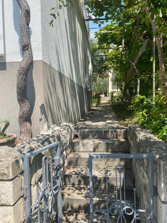 Domuskova Apartment โปดสตรานา ภายนอก รูปภาพ